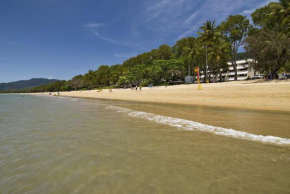 On Palm Cove Beachfront Apartments, Palm Cove